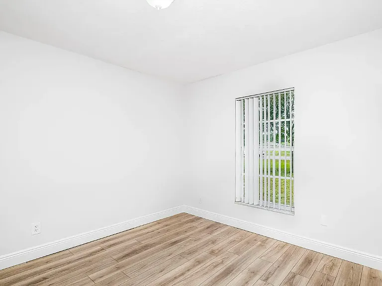 1298 Malabar Rd SW — Photo 13