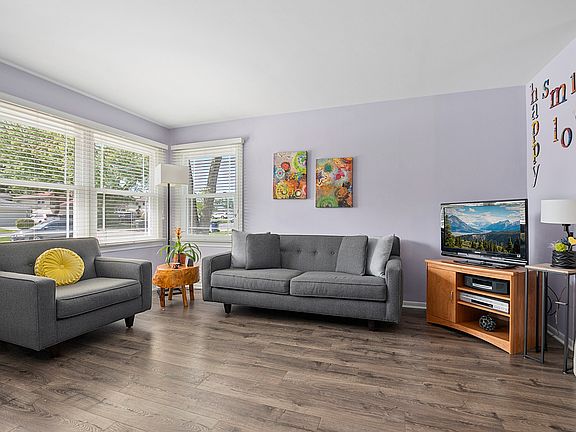 4th image of 9048 W 147th St