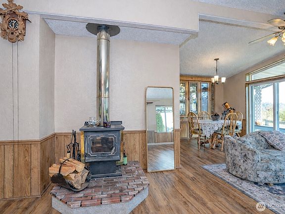 4th image of 14405 Greenbelt Drive E