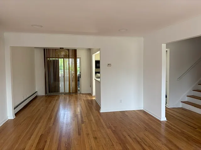 Vincent Dr — Photo 4