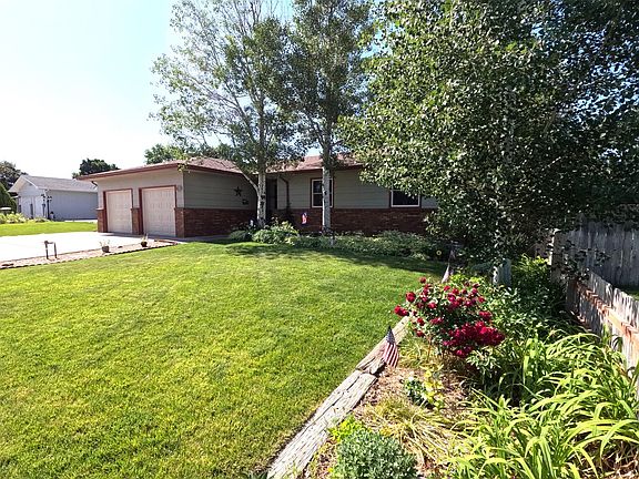 2nd image of 10 Cambridge Ct