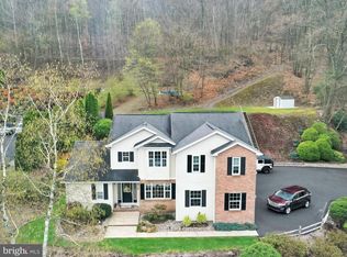 1281 Oak Terrace Ln, Pottsville, PA 17901