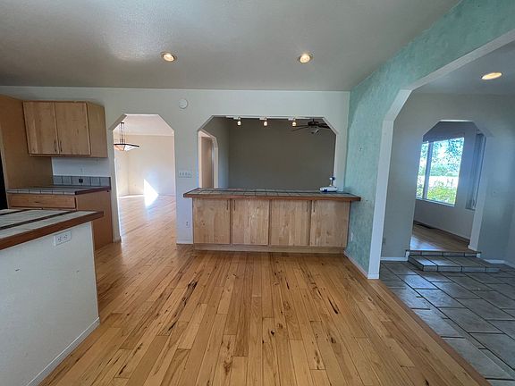 4th image of 206 Woodys Pl