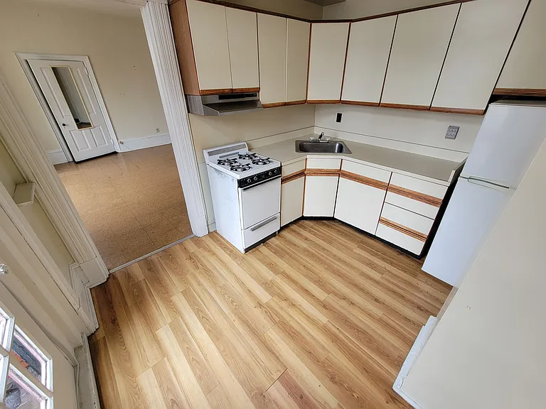 131 S 22nd St #7 — Photo 3