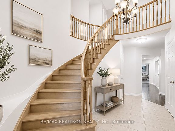 3rd image of 215 Drummond Dr