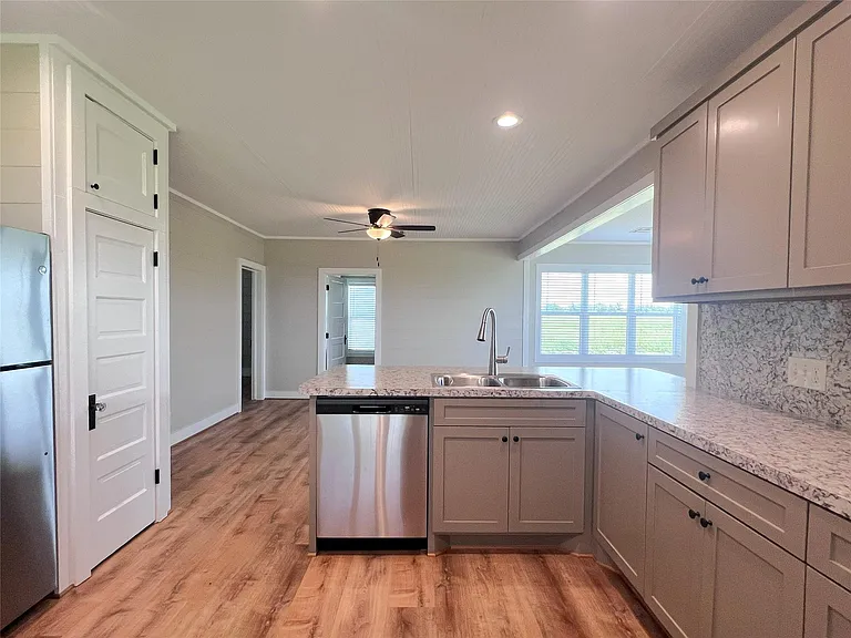 12201 Emshoff Rd — Photo 11