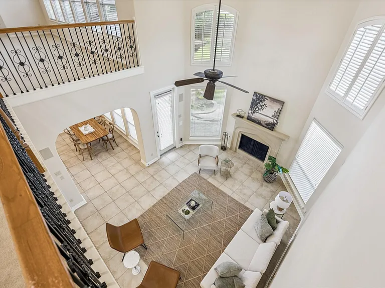 2210 Bywater Dr — Photo 35
