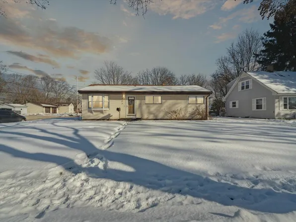 603 Prairie St, Charlotte, MI 48813