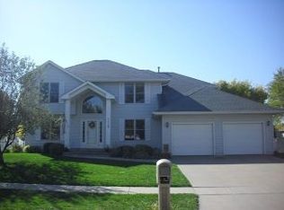 1115 Milstead Dr, Hiawatha, IA 52233