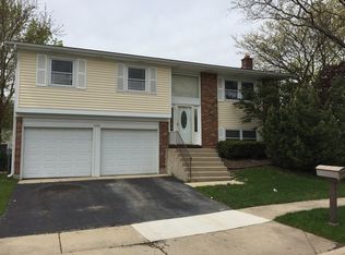 4442 Westbridge Ct, Hoffman Estates, IL 60192