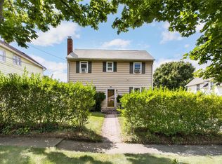 14 Club Rd, Glen Cove, NY 11542