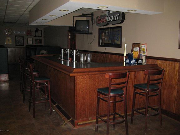 3rd image of 256 Schuyler Ave