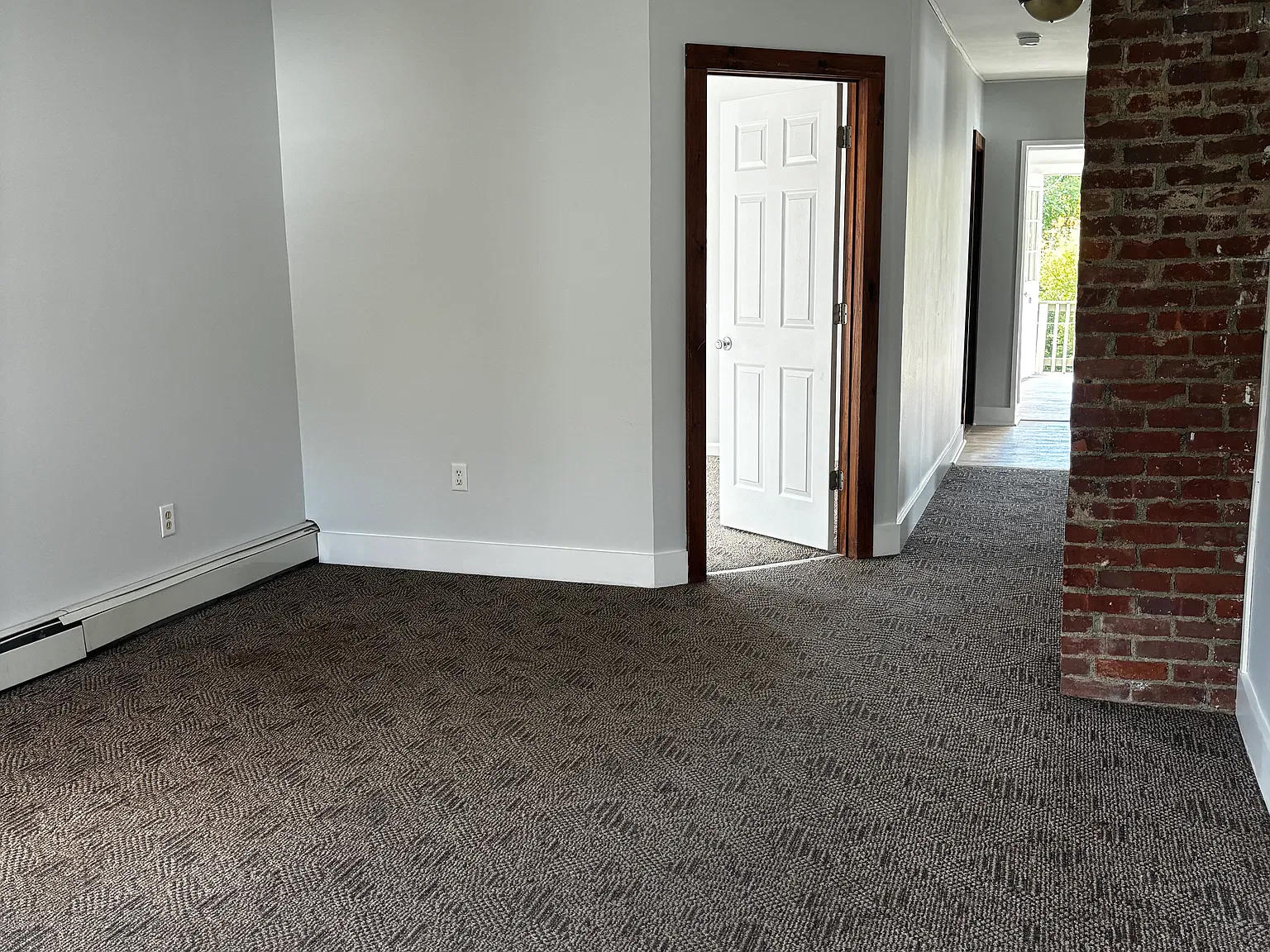 3 bed, $1,650 — Photo 1