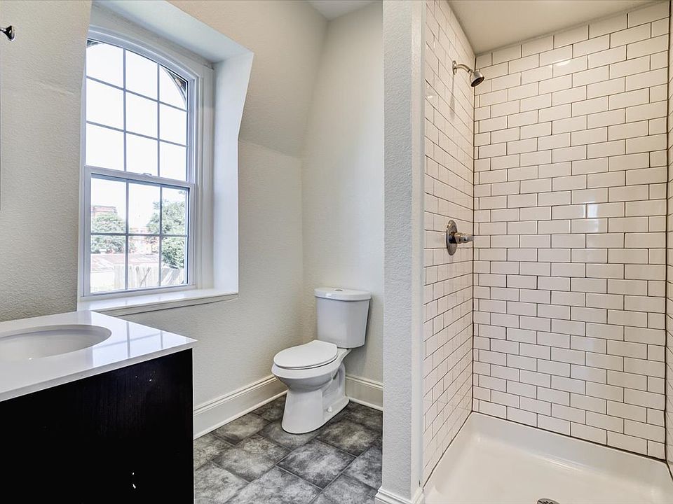 1st image of 203 N Esplanade St #3