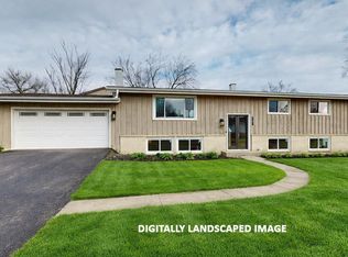 907 W North Ave, Lake Bluff, IL 60044