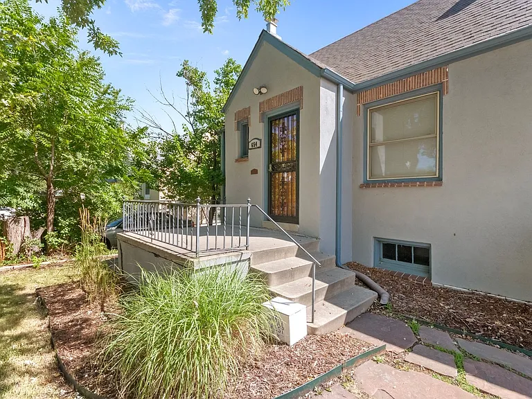 654 S Bryant St — Photo 3