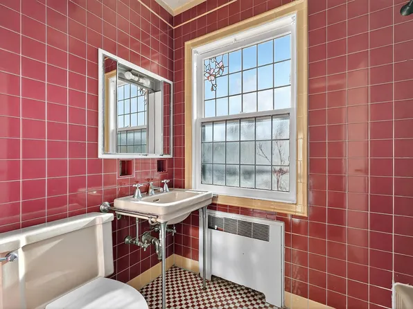 7 Roosevelt Terrace image 27 of 49