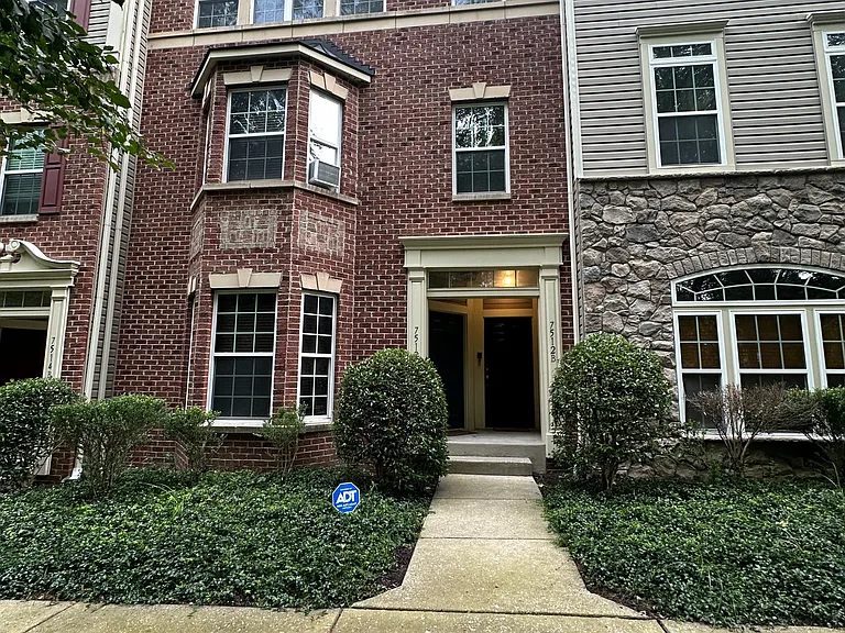 7512 Stoney Run Dr #B — Photo 1