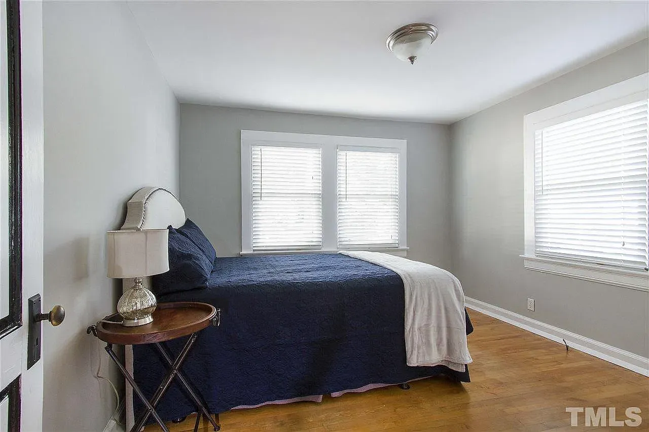 2 bed, 1030 sqft, $2,100 — Photo 3