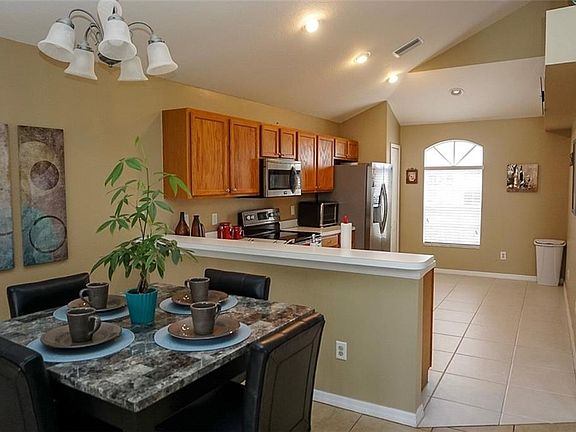 4th image of 8517 Carriage Pointe Dr