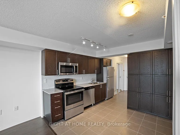 830 Lawrence Ave W #537 — Photo 13