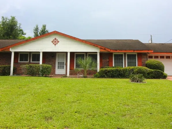 511 Charles Pl, Brandon, FL 33511