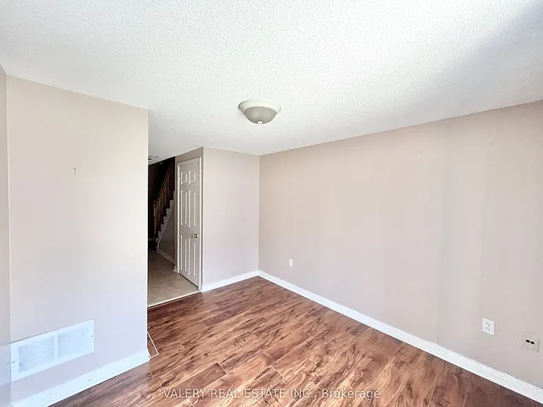 80 Acorn Pl #61 — Photo 20