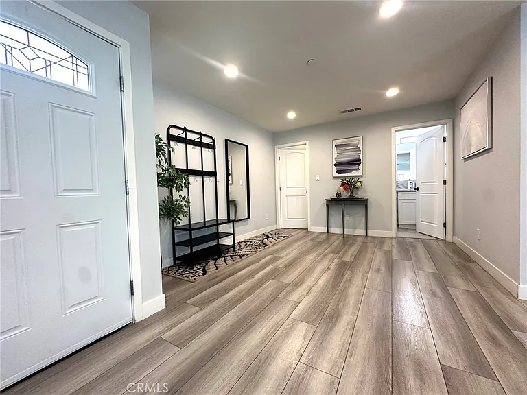 26 S Hidalgo Ave — Photo 5