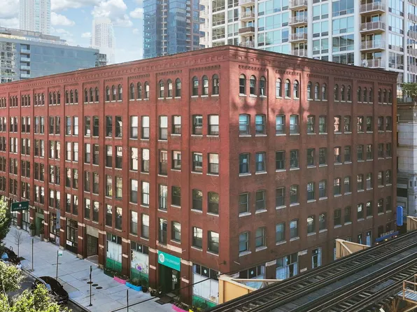 225 W Huron St APT 520, Chicago, IL 60654