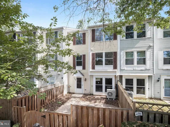13207 Whitechurch Cir, Germantown, MD 20874