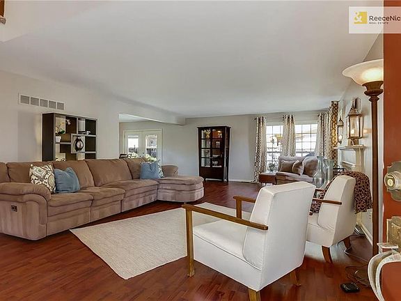 4th image of 9139 W 102nd Ter