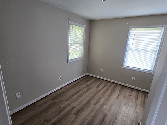 3rd image of 523 S Main St
