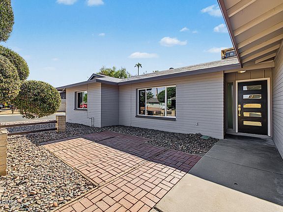3rd image of 1097 E CARTER Drive
