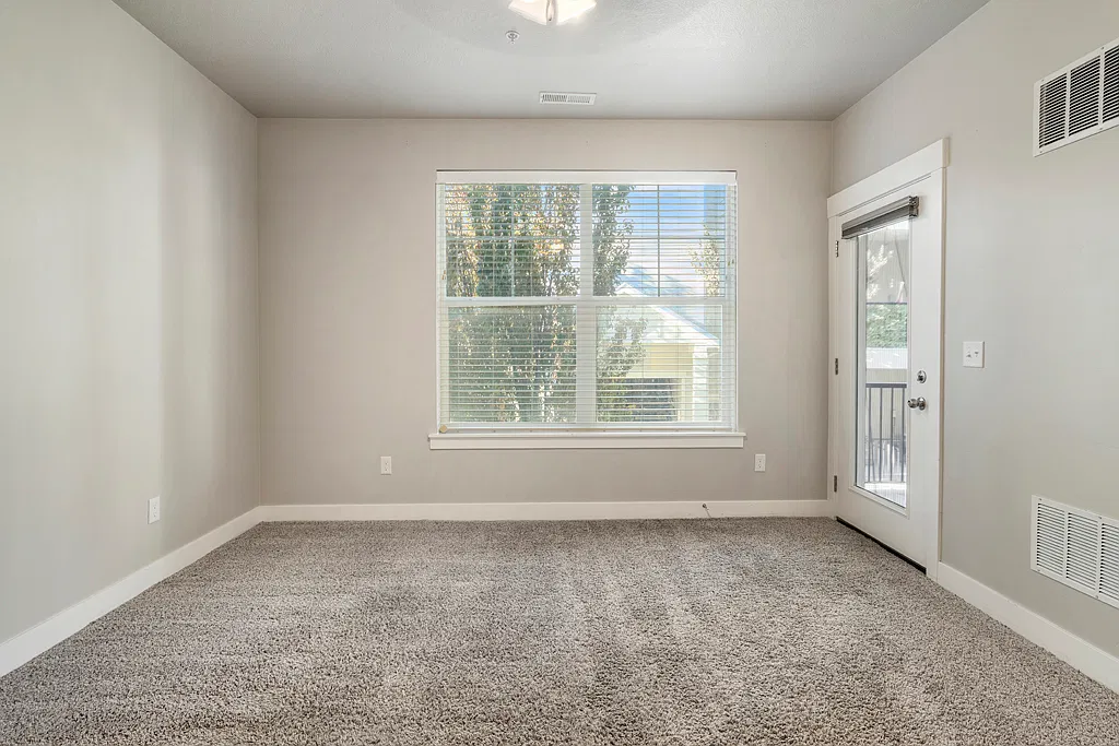 14642 S Bloom Dr — Photo 3
