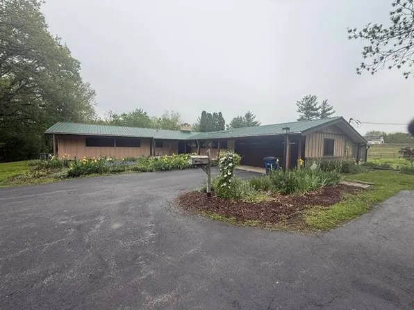 711 N 11th St, Monmouth, IL 61462