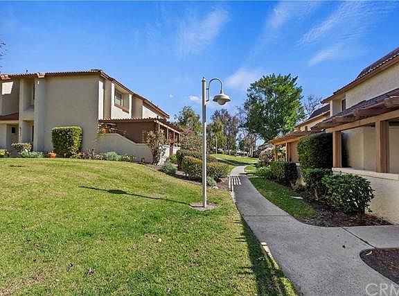 5th image of 813 Lancaster Dr