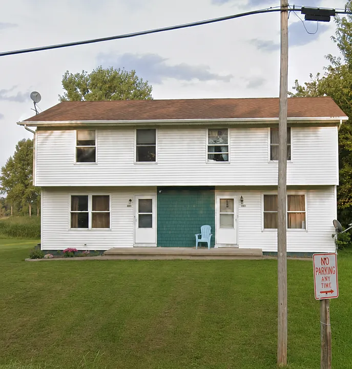 8390-8392 Hickory Ave