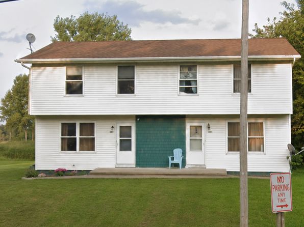 8390-8392 Hickory Ave