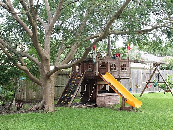 4th image of 23119 Fairvine Park Dr