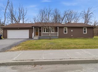 212 Dewey St, Bennington, VT 05201