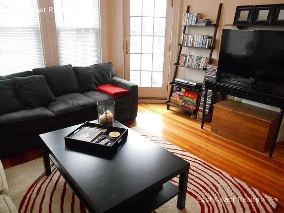 4th image of 102 Cypress St #7