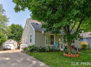 2065 Collingwood Ave SW, Wyoming, MI 49519