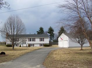 8 Roberts Rd, Litchfield, NH 03052