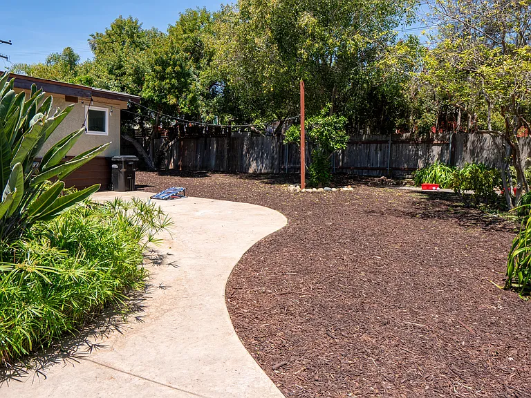 Acoma Ave — Photo 26