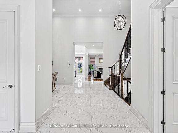 3rd image of 24 Grand Vellore Cres