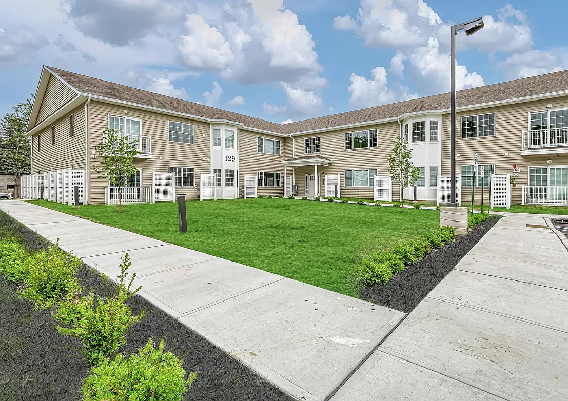 3 bed, 1541 sqft, $3,200 — Photo 1