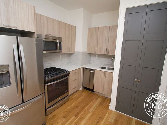 2nd image of 1030 Carroll St APT 3F