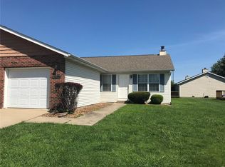 606 Donna Dr, O'Fallon, IL 62269