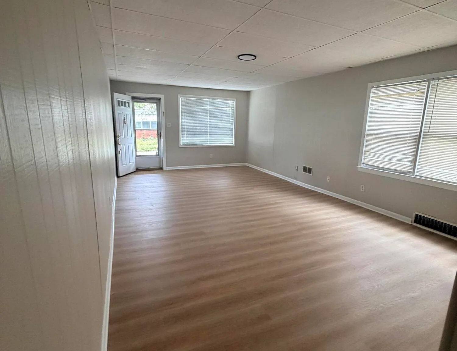 2 bed, 1.0 bath, 825 sqft, $1,200 — Photo 3