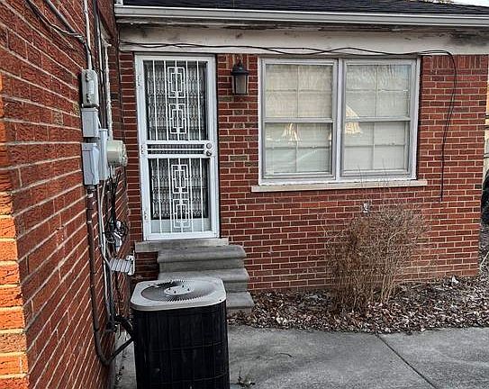 4th image of 14434 Rosemont Ave